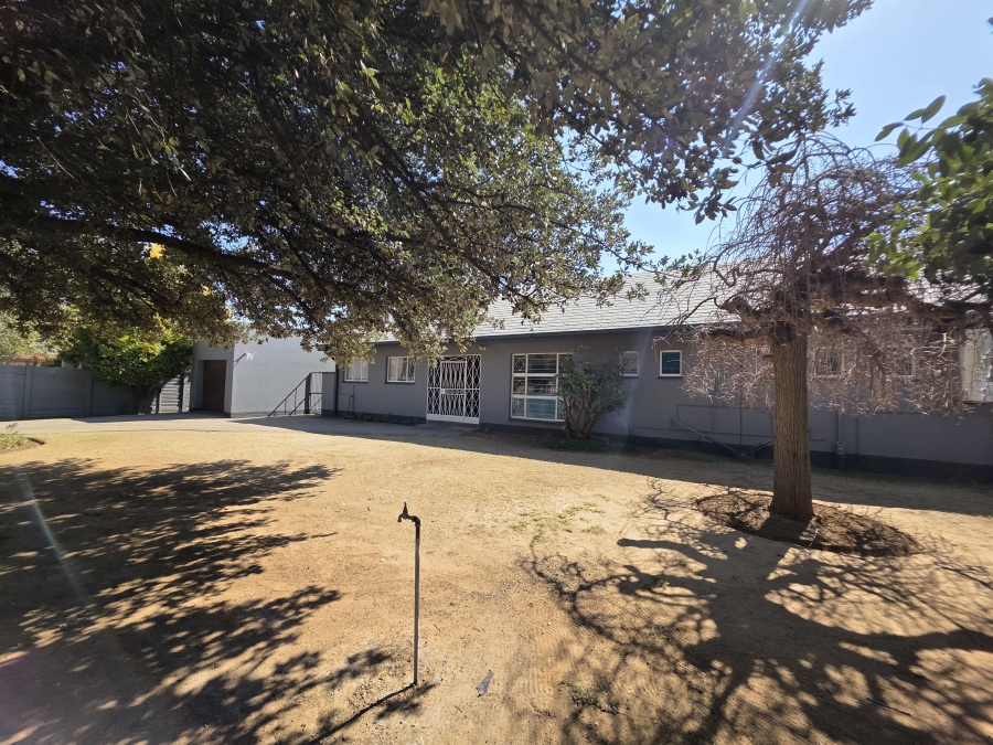4 Bedroom Property for Sale in Jim Fouchepark Free State